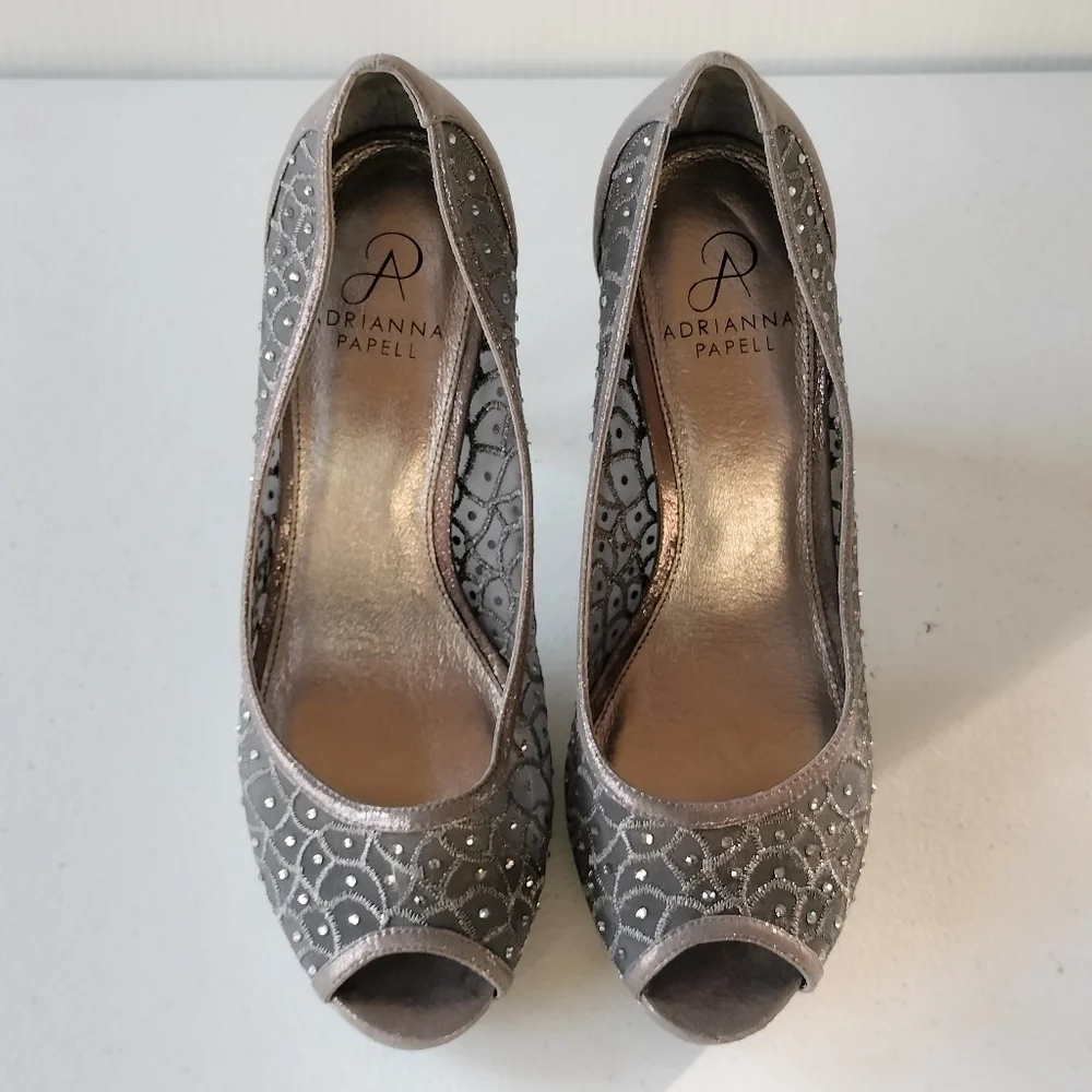 Adrianna Papell Foxy Silver Embellished Mesh Heels Pumps 8.5 Wedding Formal